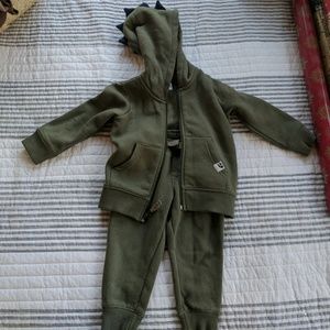 Carter's 2-piece jogging set